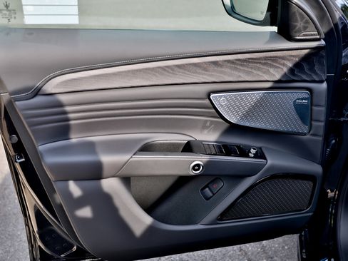 New 2024 Maserati Grecale GT image 13