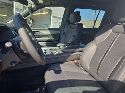 New 2026 Jeep Grand Wagoneer Limited AWD/4WD image 15
