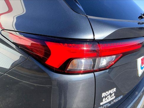 Used 2024 Mitsubishi Outlander SE image 29