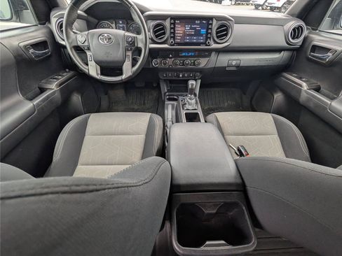 Used 2022 Toyota Tacoma TRD Off-Road w/ Technology Package AWD/4WD image 28