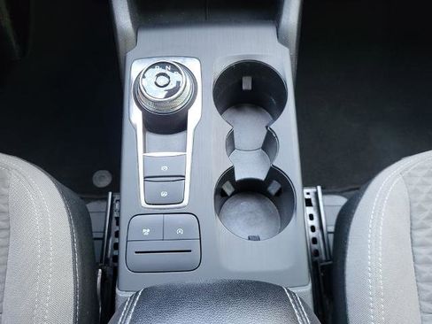 Used 2022 Ford Escape SE image 20