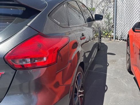 Used 2018 Ford Focus ST w/ Equipment Group 402A image 5