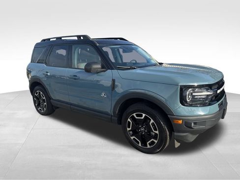 Used 2023 Ford Bronco Sport Outer Banks w/ Tech Package image 8