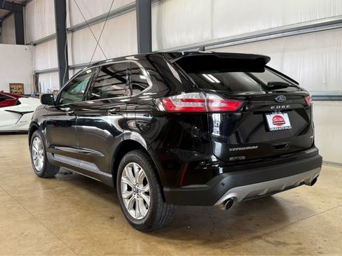 Used 2022 Ford Edge Titanium image 3