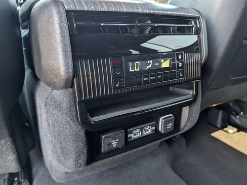 Used 2024 Jeep Wagoneer L Series III w/ Flexible Seating Group AWD/4WD image 21