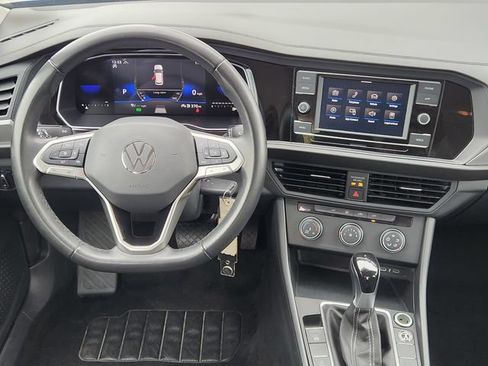 Used 2024 Volkswagen Jetta SE FWD image 24