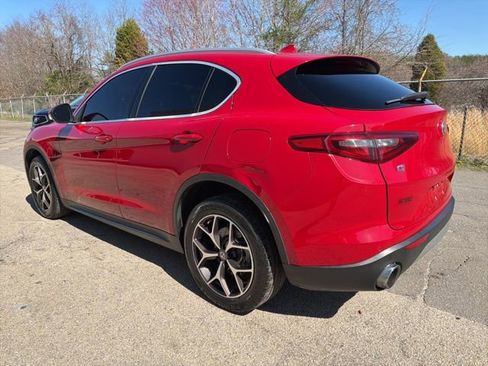Used 2019 Alfa Romeo Stelvio Ti image 4