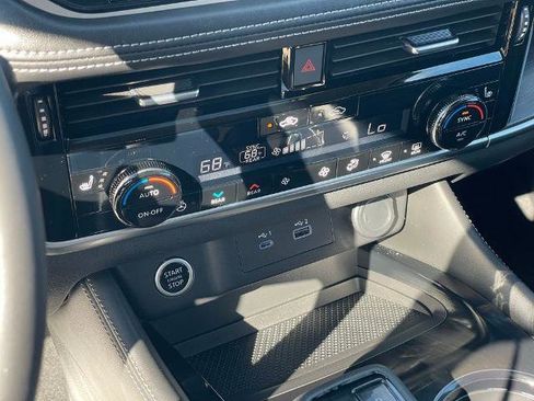 Certified 2023 Nissan Rogue SL w/ SL Premium Package image 17