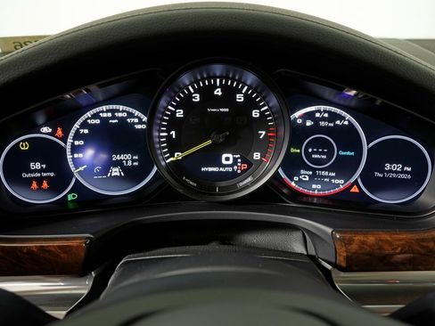Used 2023 Porsche Panamera 4 Platinum Edition image 21