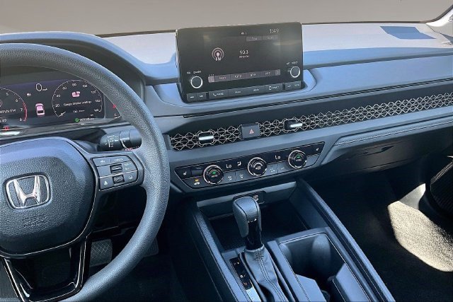Certified 2025 Honda Accord SE image 9