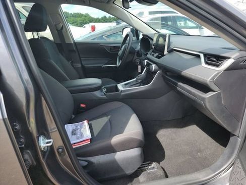 Used 2025 Toyota RAV4 LE AWD/4WD image 6