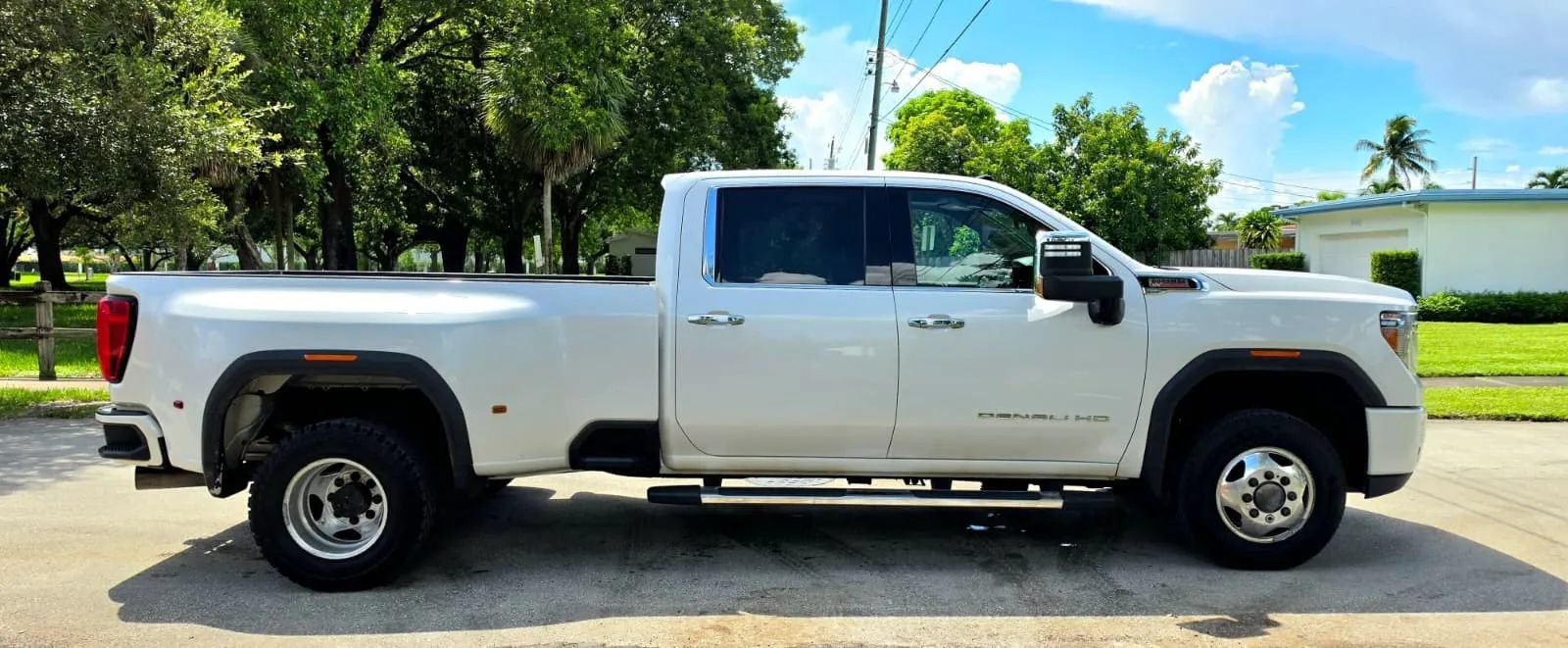 Used 2020 GMC Sierra 3500 Denali w/ Denali Ultimate Package AWD/4WD image 10