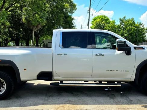 Used 2020 GMC Sierra 3500 Denali w/ Denali Ultimate Package AWD/4WD image 10