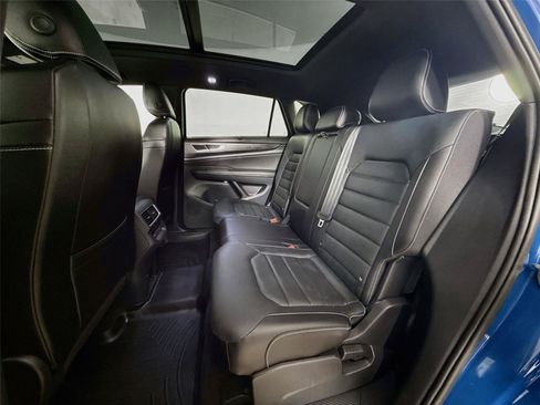 Used 2025 Volkswagen Atlas Cross Sport SEL AWD/4WD image 26