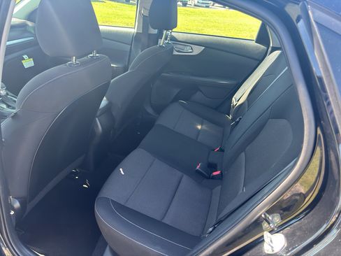 Used 2024 Kia Forte LXS image 6