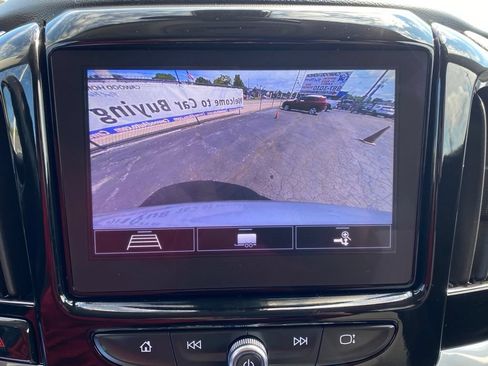 Used 2020 Chevrolet Traverse LT w/ Driver Confidence II Package FWD image 29