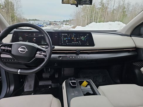 Certified 2025 Nissan Ariya AWD image 18