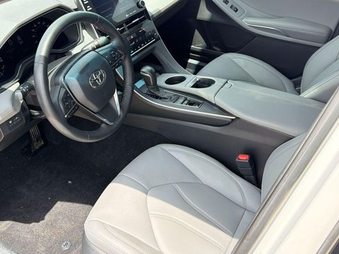 Used 2022 Toyota Avalon XLE FWD image 4