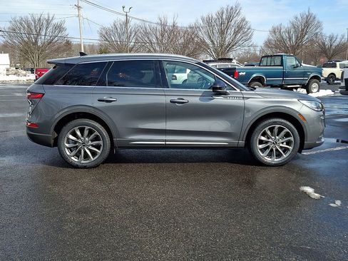 Used 2022 Lincoln Corsair AWD w/ Premium Package image 10