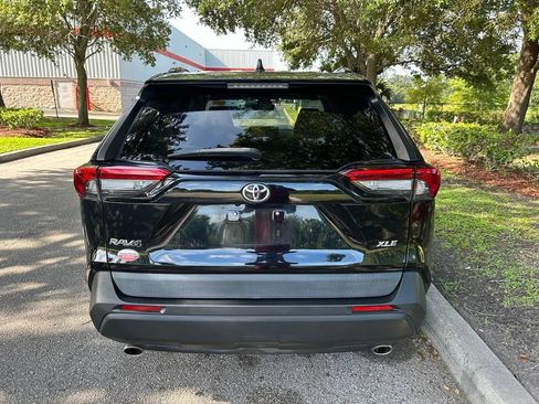 Certified 2022 Toyota RAV4 XLE Premium FWD image 5