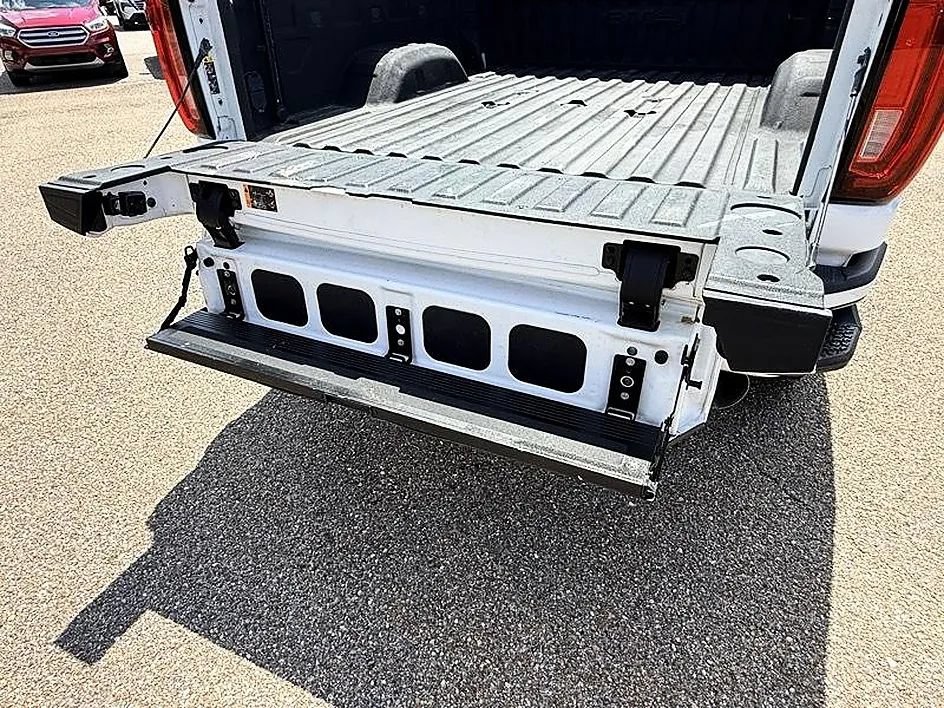 Used 2023 GMC Sierra 2500 AT4 w/ AT4 Premium Plus Package AWD/4WD image 17