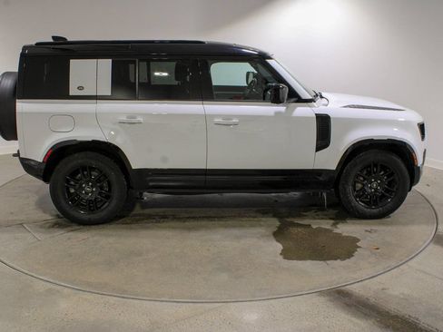 Used 2022 Land Rover Defender 110 X-Dynamic SE AWD/4WD image 6
