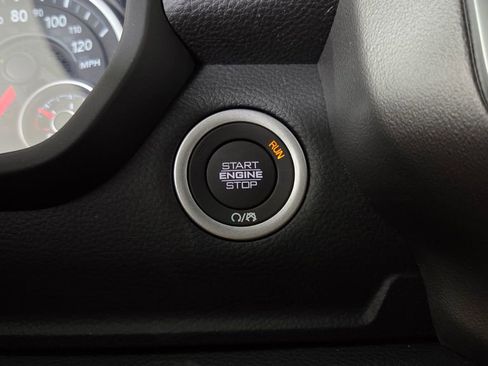 New 2026 RAM 1500 4x4 Crew Cab image 17