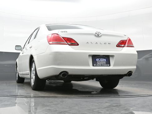 Used 2010 Toyota Avalon XL image 27
