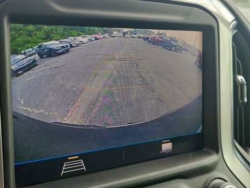 Used 2022 Chevrolet Silverado 1500 LT AWD/4WD image 31