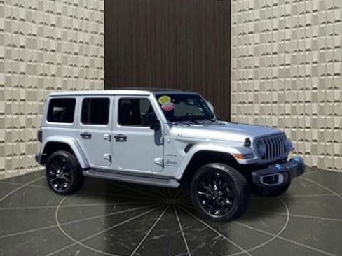 Certified 2024 Jeep Wrangler Unlimited Sahara w/ Technology Group AWD/4WD image 2