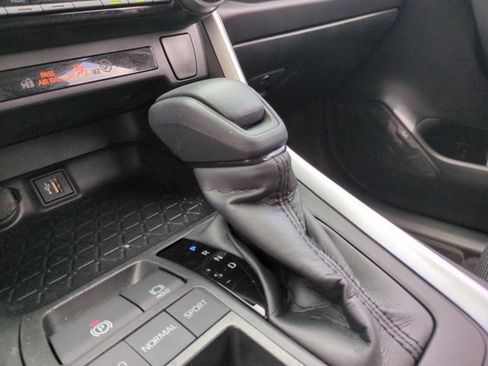 Used 2023 Toyota RAV4 LE FWD image 12