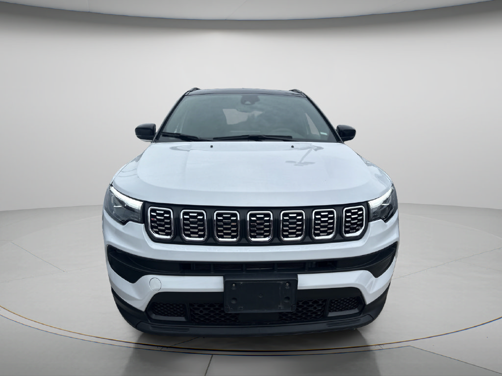 Used 2025 Jeep Compass Limited w/ Elite Group AWD/4WD image 2