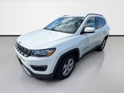Used 2019 Jeep Compass Latitude w/ Cold Weather Group FWD image 5