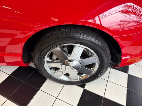 Used 2002 Ford Thunderbird Deluxe image 8