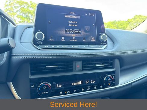 Used 2025 Nissan Rogue SV w/ SV Premium Package FWD image 15