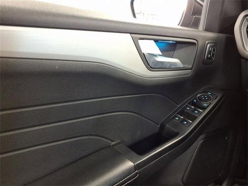 Certified 2023 Ford Escape Platinum image 24