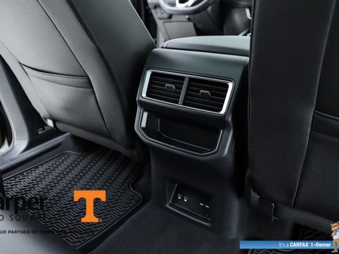 Used 2025 Volkswagen Atlas Cross Sport SE w/ Panoramic Sunroof Package image 39