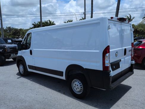 Used 2025 RAM ProMaster 2500 w/ Convenience Group FWD image 7