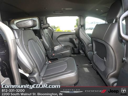 New 2025 Chrysler Voyager LX image 19