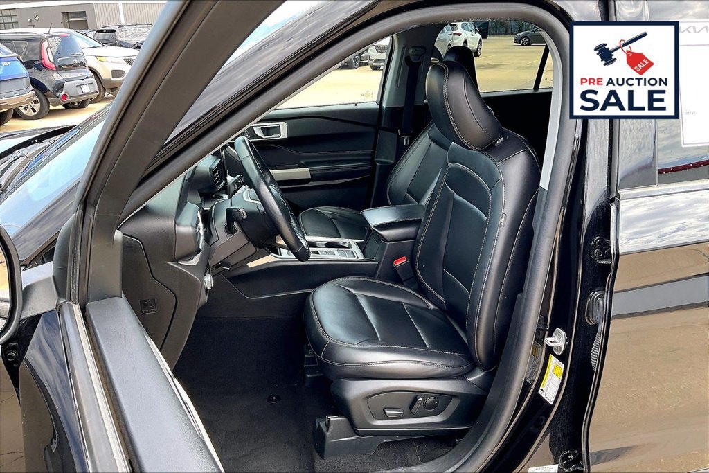 Used 2023 Ford Explorer XLT w/ Equipment Group 202A RWD image 25