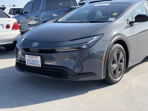 Certified 2025 Toyota Prius LE AWD/4WD image 7