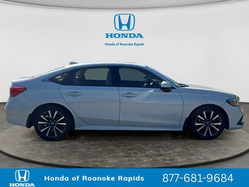 Used 2022 Honda Civic EX image 6