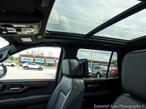 New 2026 GMC Yukon Denali w/ Advanced Technology Package AWD/4WD image 12