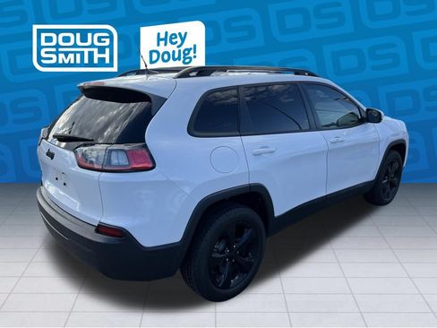 Used 2020 Jeep Cherokee Latitude Plus AWD/4WD image 5