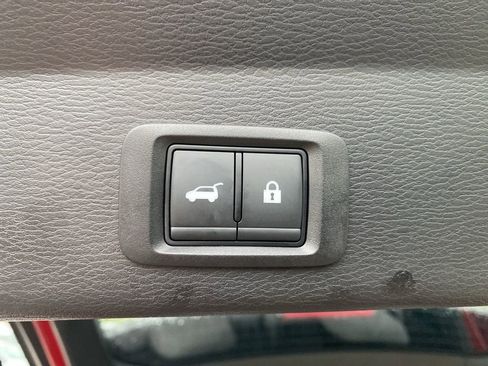 Used 2025 Mitsubishi Outlander SEL AWD/4WD image 19