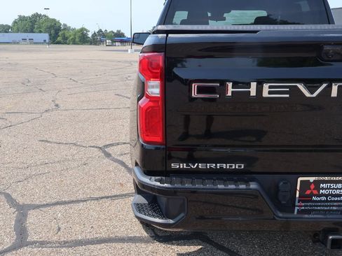 Used 2023 Chevrolet Silverado 1500 RST AWD/4WD image 15