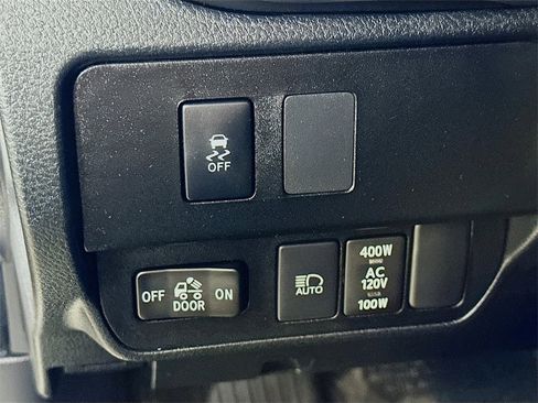 Used 2022 Toyota Tacoma TRD Off-Road image 21