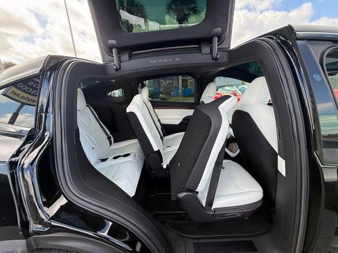 Used 2023 Tesla Model X AWD/4WD image 31