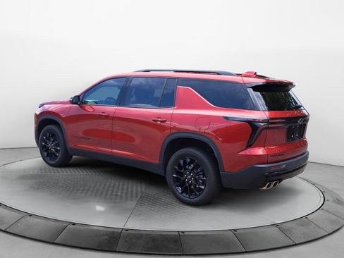 Used 2025 Chevrolet Traverse LT w/ Midnight/Sport Edition FWD image 5