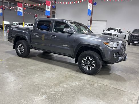 Used 2023 Toyota Tacoma TRD Off-Road image 7